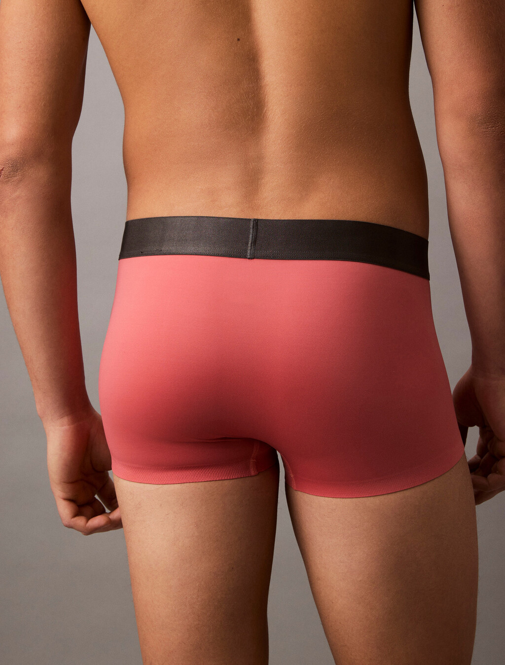 Buy 남성 브러시드 마이크로파이버 스트레치 로우 라이즈 트렁크 in color ANTIQUE PINK