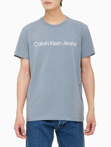 Buy 남성 레귤러핏 인스티튜셔널 로고 스트레치 반팔 티셔츠  in color OVERCAST GREY
