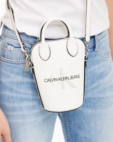 Buy 여성 CKJ 미니멀 모노그램 카메라백 in color BRIGHT WHITE