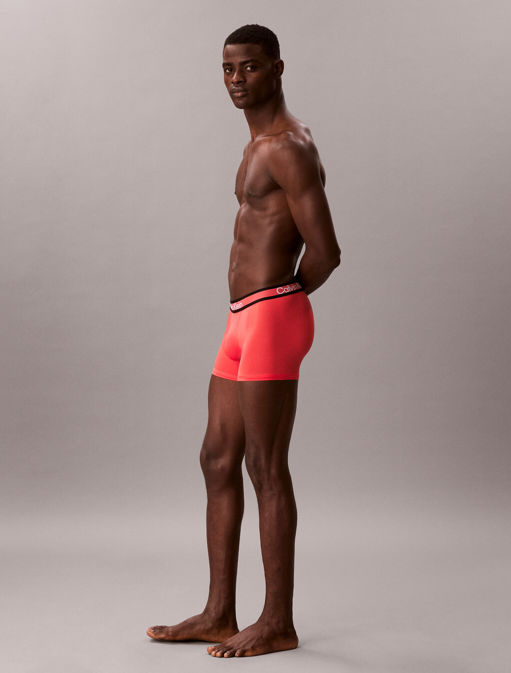 Buy 남성 아이콘 엑티브 메쉬 트렁크 in color Coral