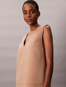 Buy 여성 더블 페이스 브이넥 미니 쉬프트 드레스 in color CAMEL