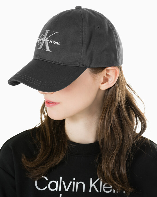 남녀공용 CKJ 모노그램 엠브로이더리 볼캡