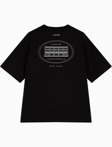 Buy 릴렉스드핏 16S 프론트백 빌딩 티 in color BLACK