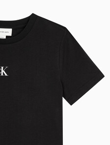 Buy 여성 슬림핏 베이비 크롭 반팔 티셔츠 in color BLACK