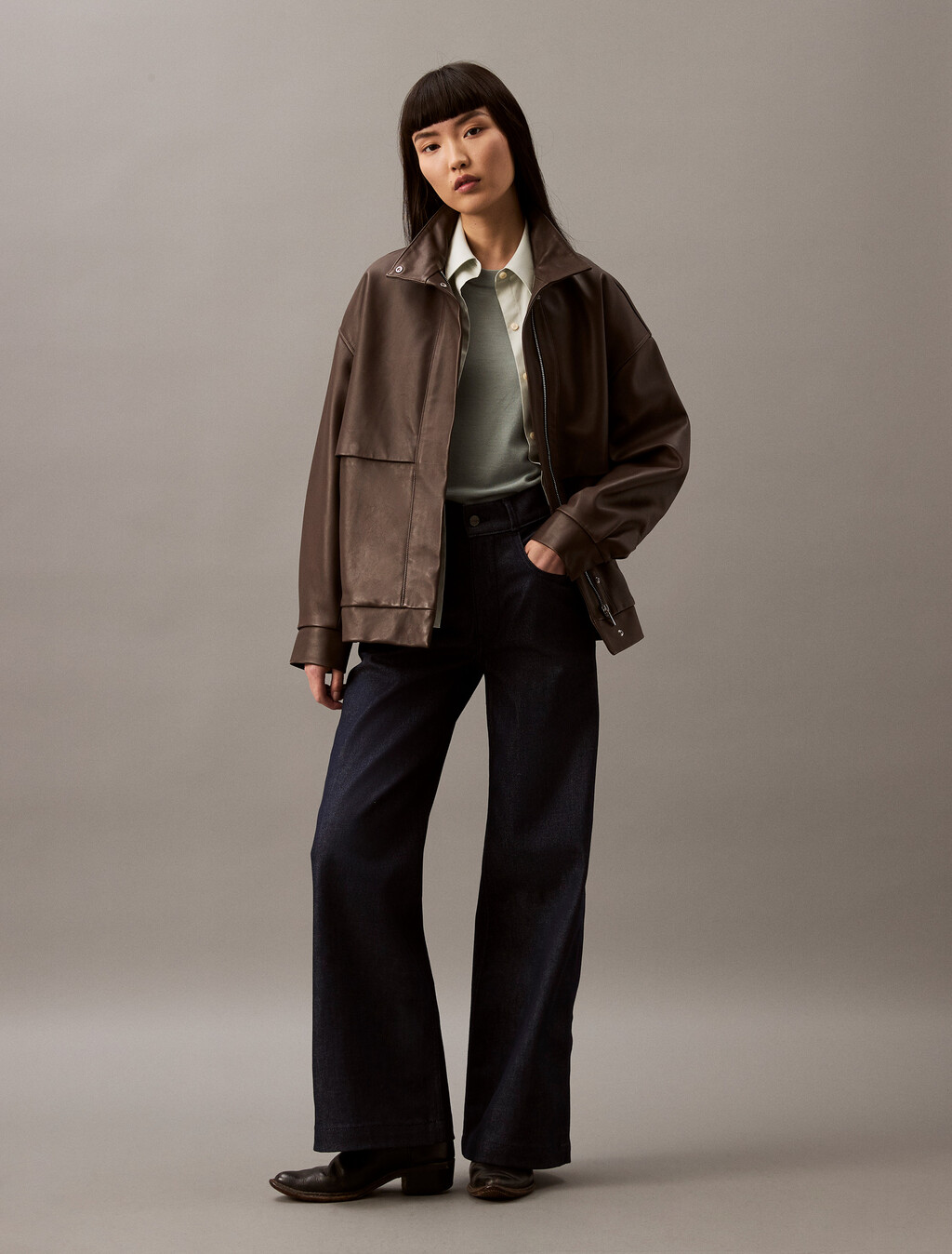 Buy 여성 롱슬리브 테크 메리노 울 크루넥 스웨터 in color KHAKI GREY