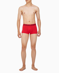 Buy 남성 퓨쳐쉬프트 마이크로 로우라이즈 트렁크 in color ROUGE