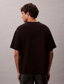 Buy 남성 릴렉스핏 아카이브 로고 반팔 티셔츠 in color BLACK