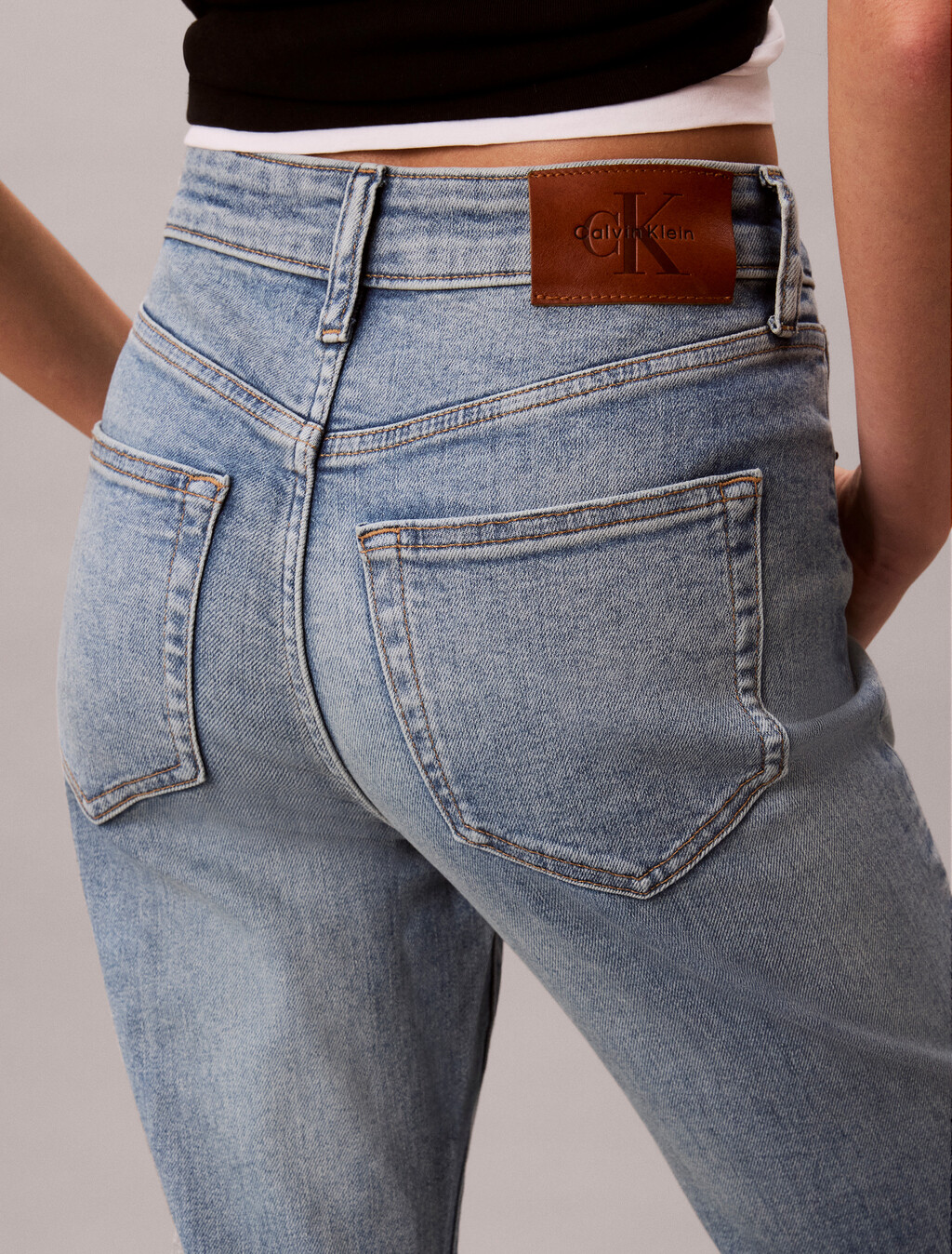 Buy [37.5 Denim Technology] 여성 하이라이즈 플레어 데님 in color Light Blue