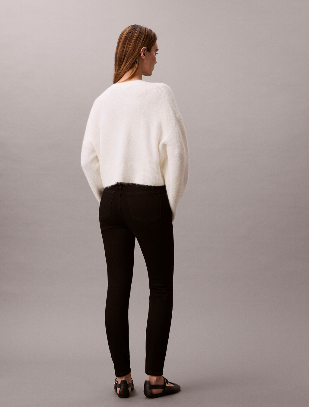 Buy 여성 미드라이즈 스키니 데님 in color BLACK