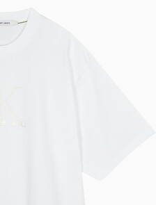 Buy 남성 릴렉스핏 스몰 로고 반팔 티셔츠 in color BRIGHT WHITE