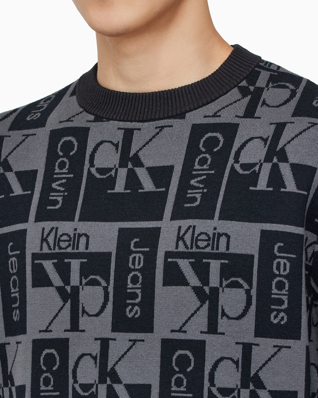 Buy 남성 릴렉스 핏 AOP 로고 스웨터 in color CK BLACK