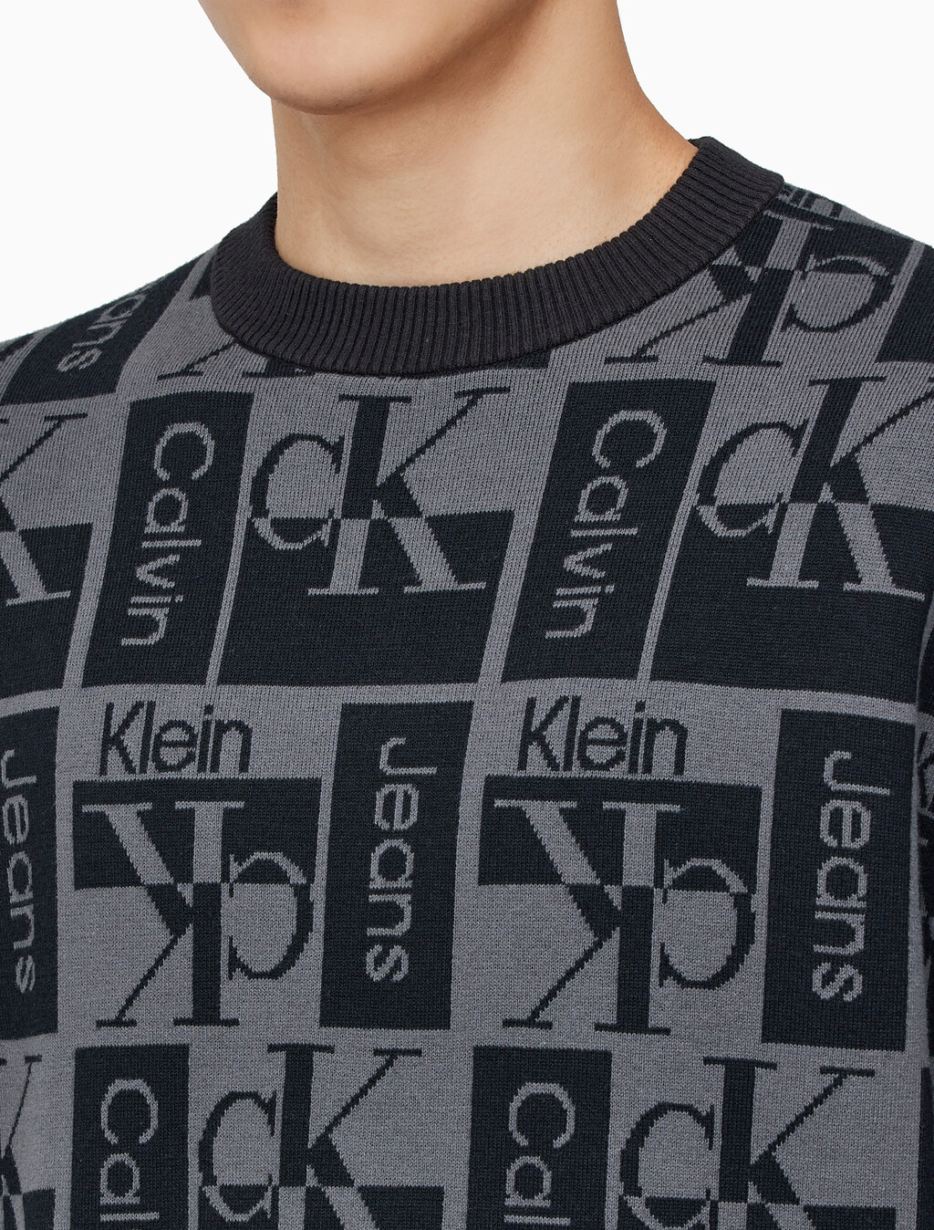 Buy 남성 릴렉스 핏 AOP 로고 스웨터 in color CK BLACK