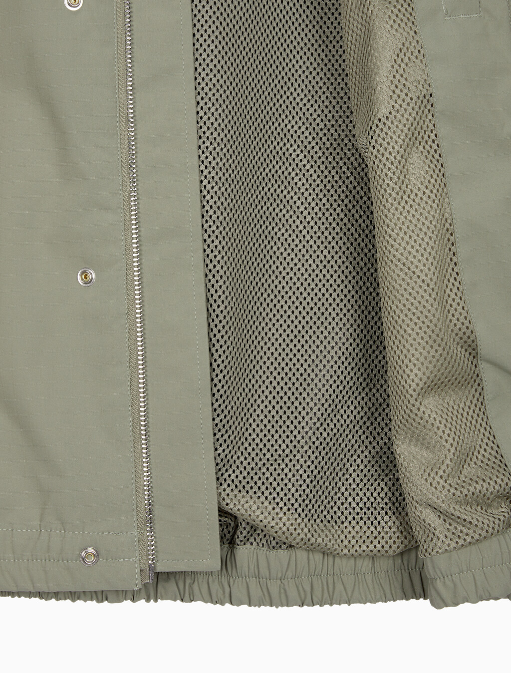Buy 남성 릴렉스핏 패커블 후드 테크 자켓 in color KHAKI