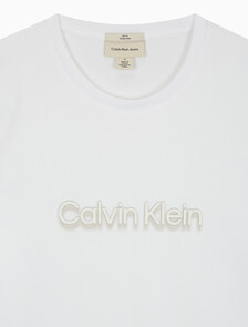 Buy 슬림핏 캘빈클라인 로고 티 in color BRIGHT WHITE