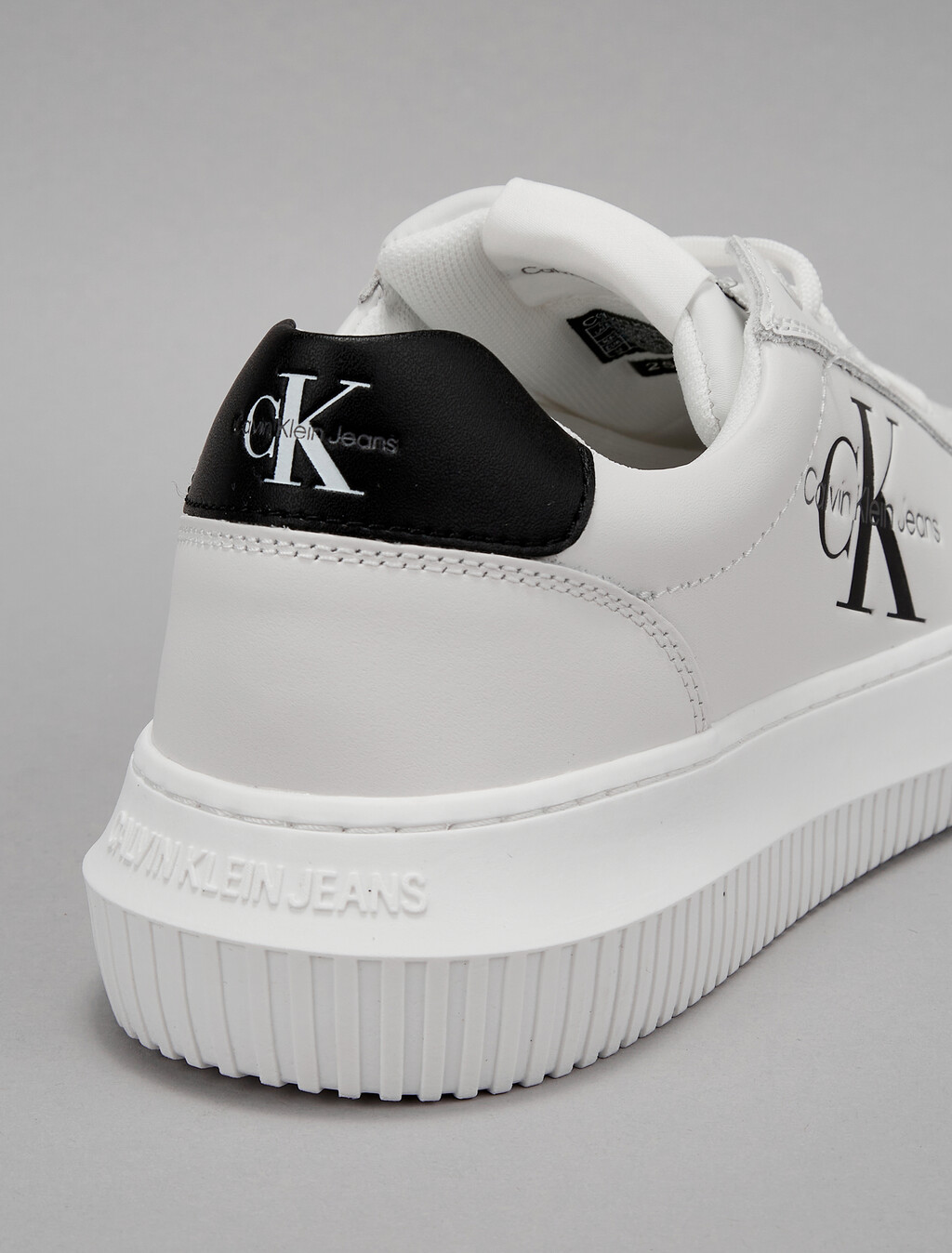 Buy 여성 말모 스니커즈 YW00823 in color ANCIENT WHITE/BLACK