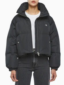 Buy 여성 볼륨 넥 크롭 다운 푸퍼 in color CK BLACK