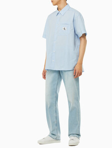 Buy 남성 릴렉스핏 패널 스트라이프 반팔 셔츠 in color SKY BLUE