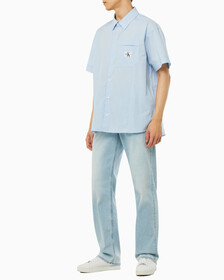 Buy 남성 릴렉스핏 패널 스트라이프 반팔 셔츠 in color SKY BLUE