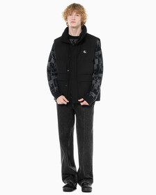 Buy 남성 뉴와이드핏 블랙 데님 in color WASHED BLACK LOGO LACE