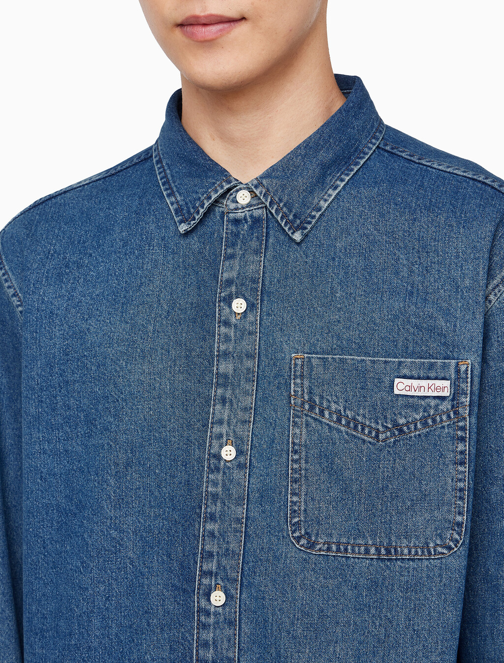 Buy 남성 레귤러핏 클래식 하버블루 워시 긴팔 데님 셔츠 in color Light blue