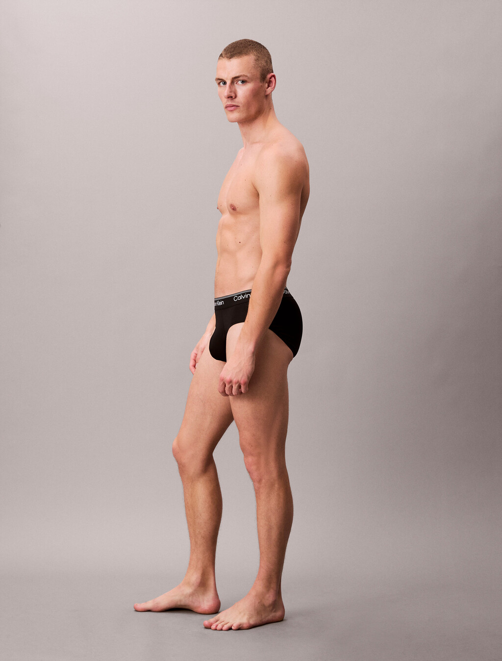 Buy 남성 마이크로 스트레치 3팩 힙 브리프 in color BLACK