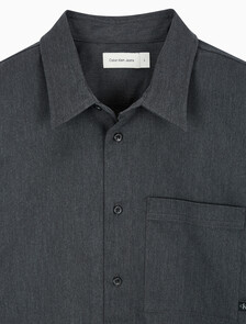Buy 남성 멜란지 유틸리티 셔츠 in color CHARCOAL