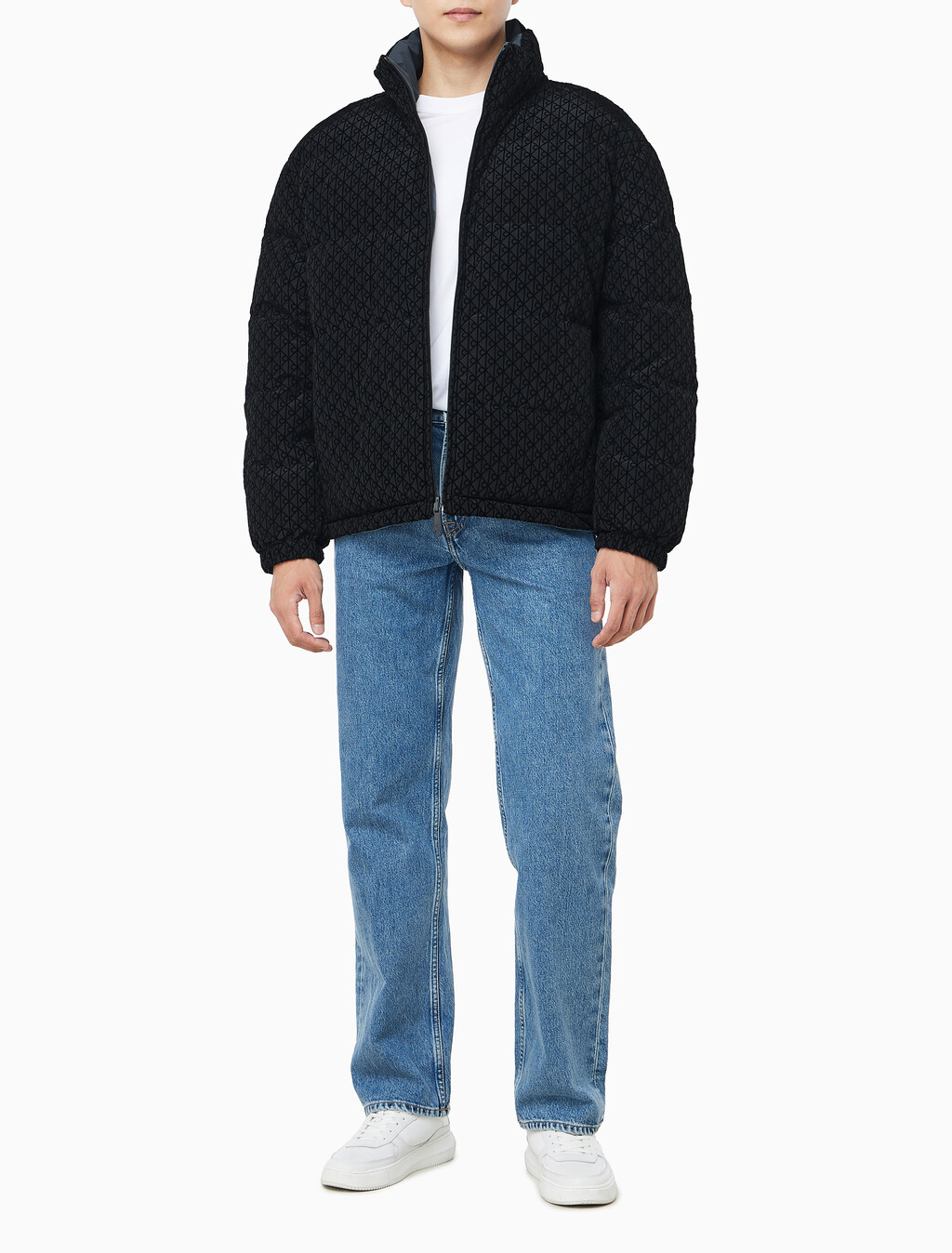 Buy 남성 나일론 리버서블 올오버프린트 다운 푸퍼 자켓 in color BLACK