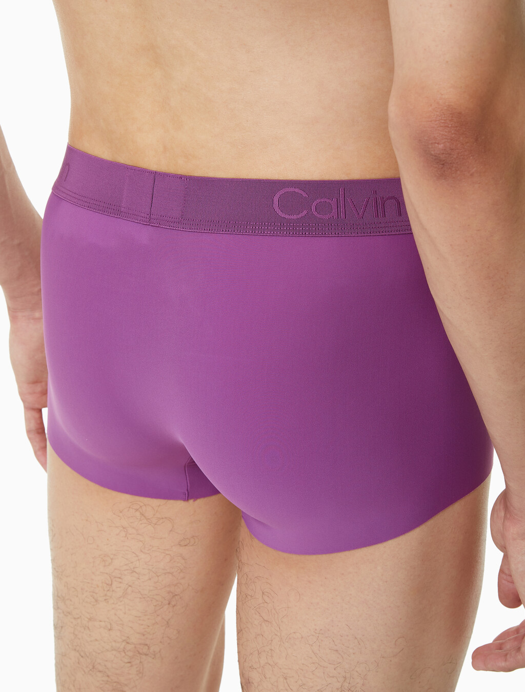 Buy 남성 CK 블랙 마이크로 로우 라이즈 드로즈 in color WOOD VIOLET