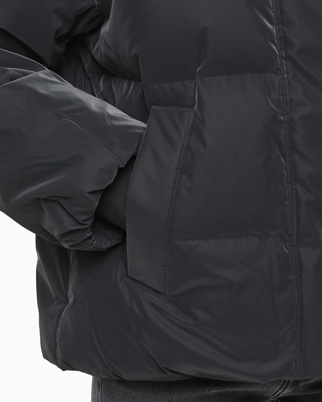 Buy 여성 디터쳐블 후디 다운 푸퍼 in color CK BLACK