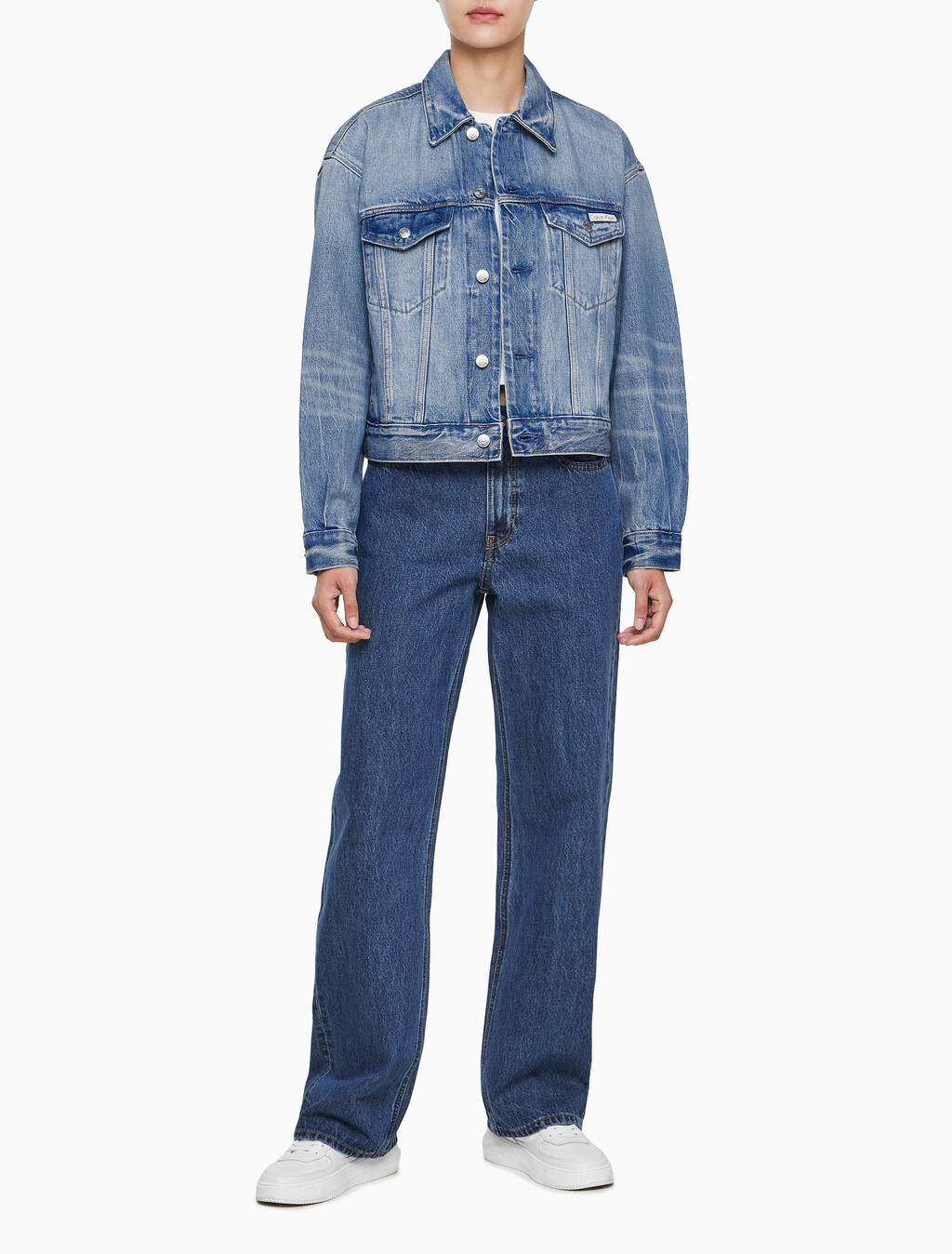 Buy 여성 코튼 셀비지 90's 트러커 자켓 in color BLUE