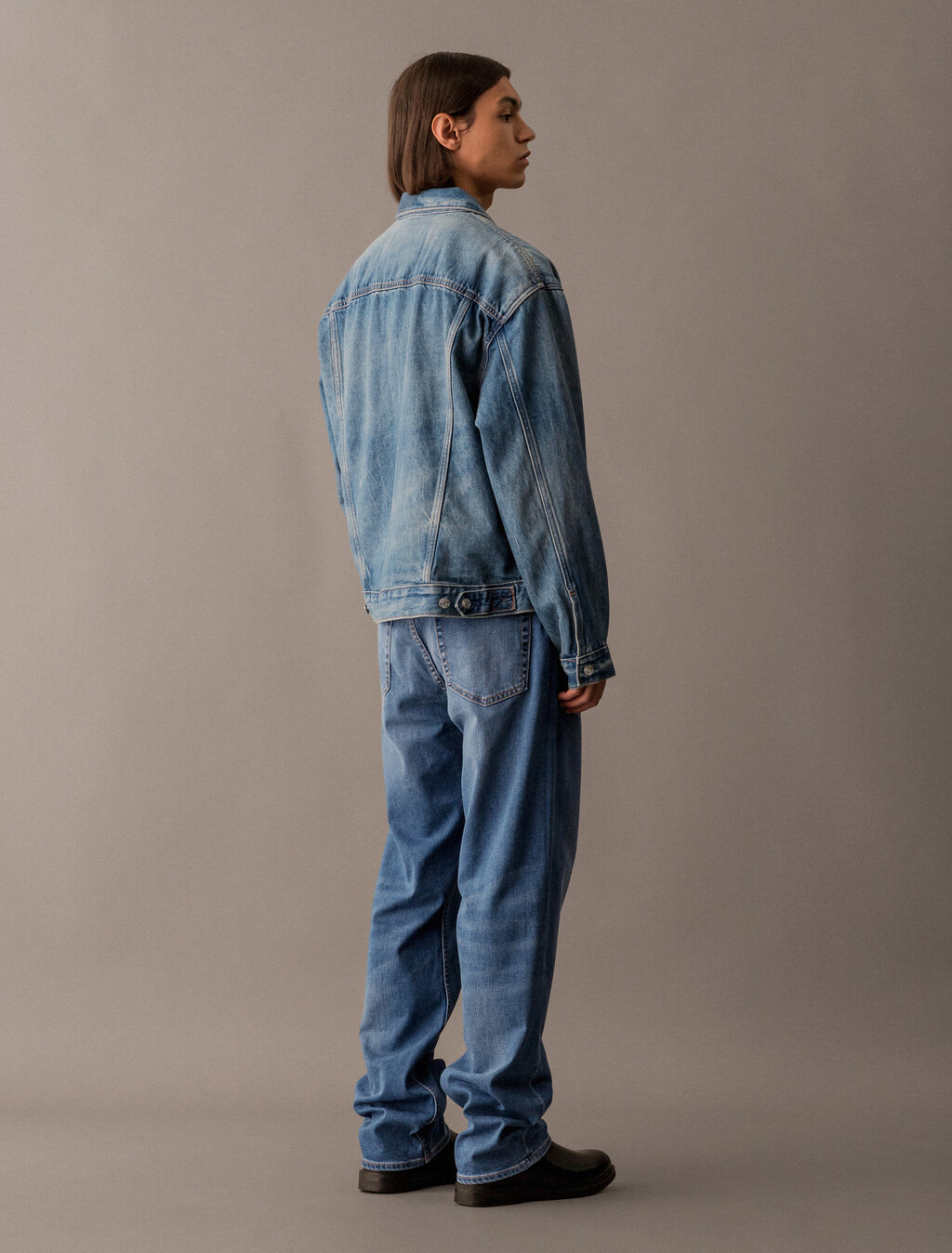 Buy 남성 90's 스트레이트핏 미드블루 스톤워시 데님 in color MID BLUE BACK EMBRO