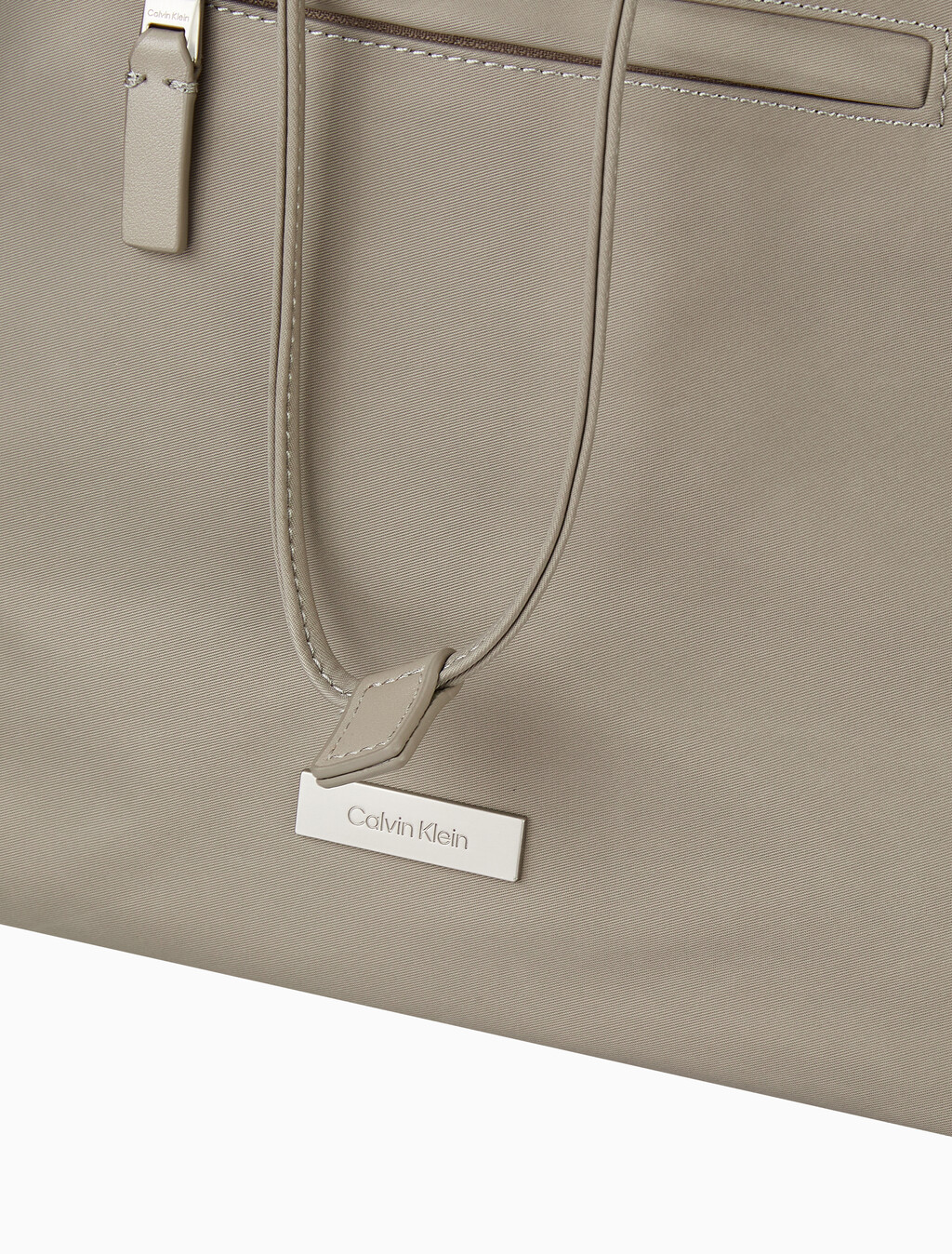 Buy 남성 슬릭 나일론 드로우 스트링 백팩 in color Desert Taupe