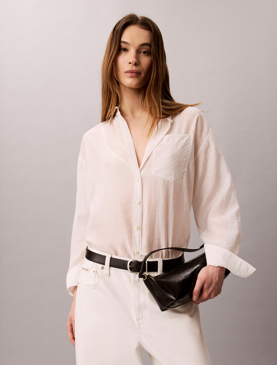 여성 엠보스드 로고 포일 글로시 콘브 백