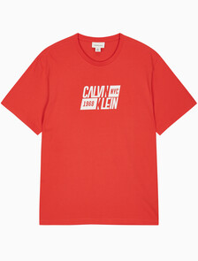Buy 남성 레귤러핏 스포츠 로고 반팔 티셔츠 in color RED ALERT