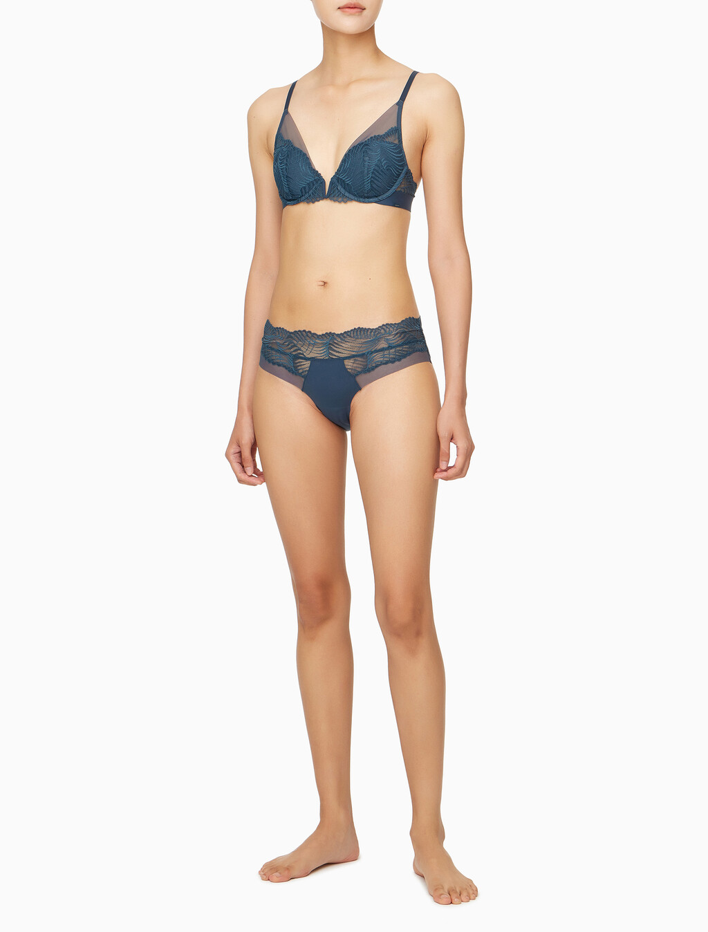 Buy 여성 CK 블랙 지오 레이스 AF 힙스터 in color NAVY