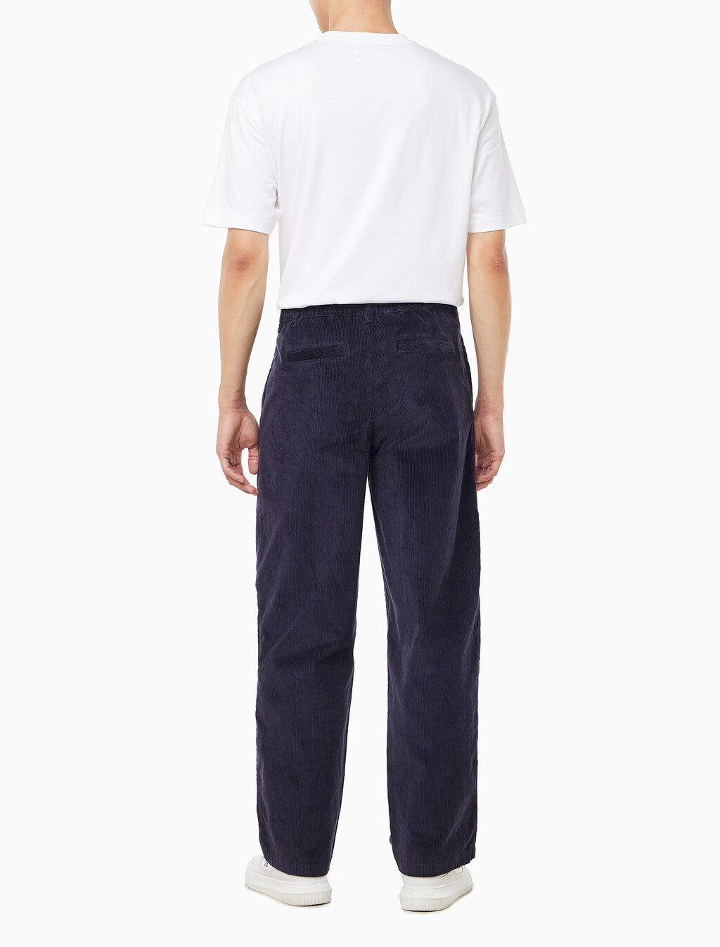 Buy 남성 코듀로이 플리티드 하프 엘라스틱 팬츠 in color Navy