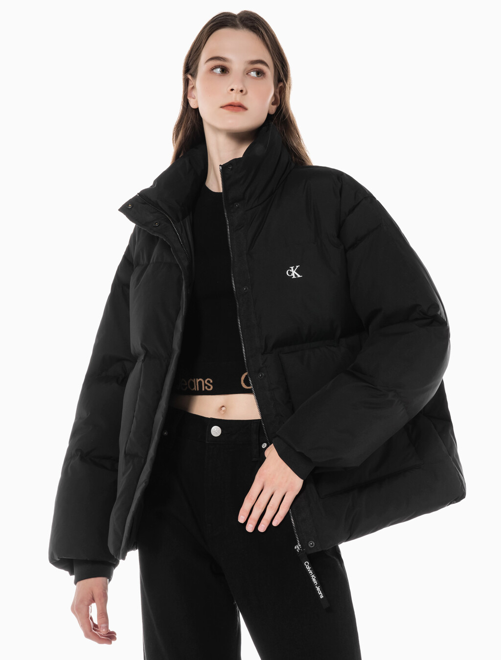 Buy 여성 숏 렝스 스탠드 카라 푸퍼 다운 재킷 in color CK BLACK