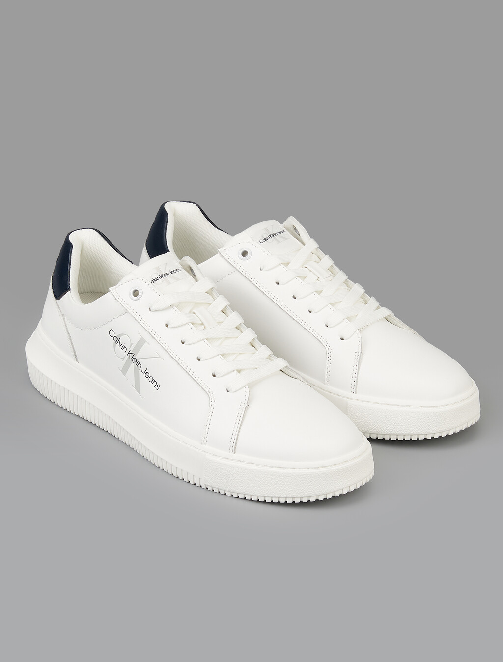 Buy 남성 말모 청키 컵솔 모노로고 스니커즈 in color BRIGHT WHITE