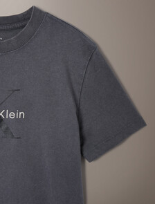 Buy 여성 애시드워시 히어로 모노로고 티 in color CHARCOAL