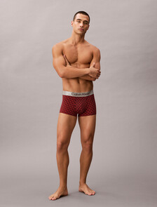 Buy 남성 브러시드 마이크로파이버 스트레치 로우 라이즈 트렁크 in color Red