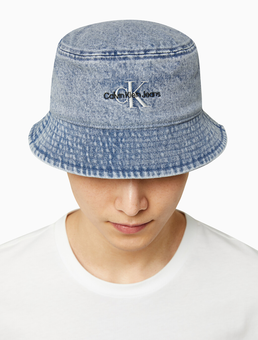 Buy 남성 데님 버킷햇 in color BLUE