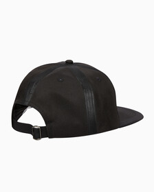Buy 남성 CKJ 스포츠 에센셜 플랫 캡 in color BLACK