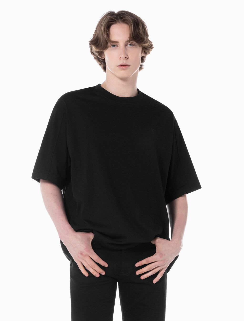 Buy 남성 릴렉스핏 그래픽 기능성 반팔 티셔츠 in color CK BLACK