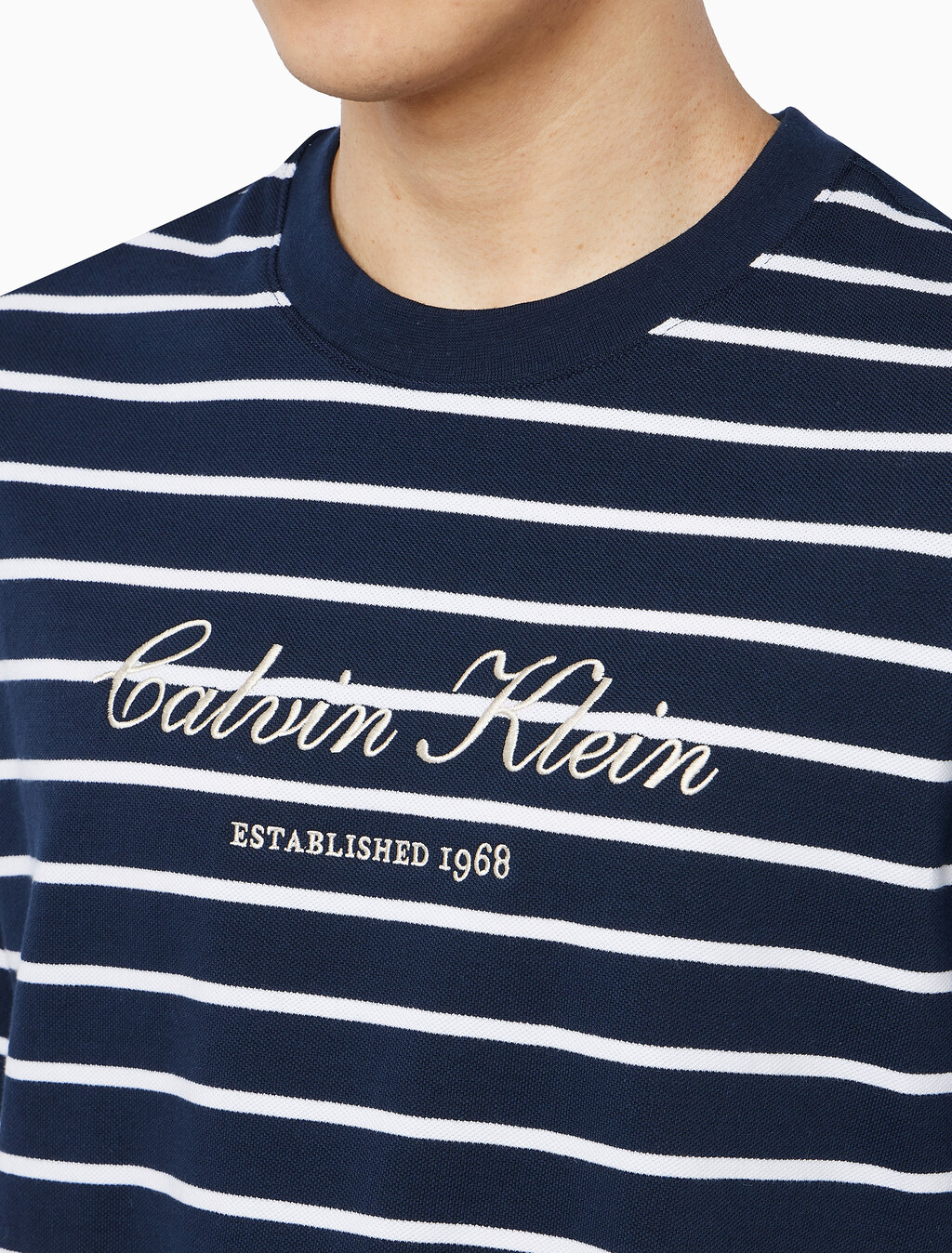 Buy 스트라이프 피케 캘빈 NYC 티 in color DARK SAPPHIRE
