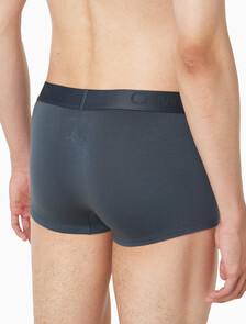 Buy 남성 CK 블랙 3PK 로우 라이즈 트렁크 in color BLACK/TURBULENCE/CASUAL BLUE