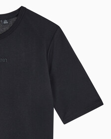 Buy 여성 슬림핏 프론트로고 티셔츠 in color BLACK