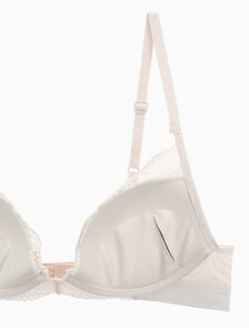 Buy 여성 CK 블랙 지오 레이스 AF 푸쉬업 플런지 (ADD A) in color PINK BEIGE