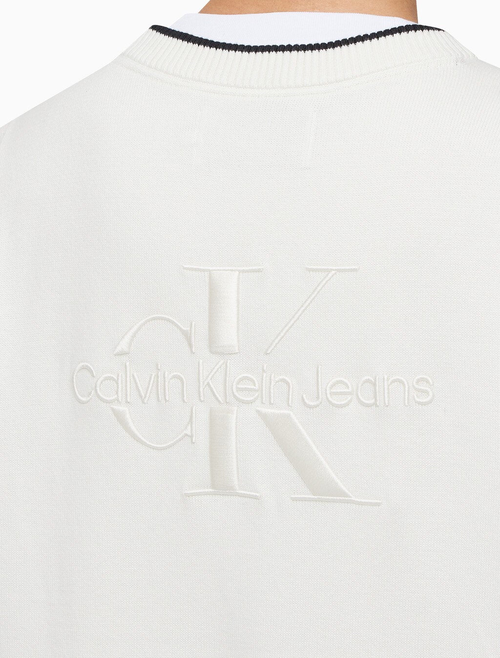 Buy 남성 엠보스드 스웨터 베스트 in color WHITE