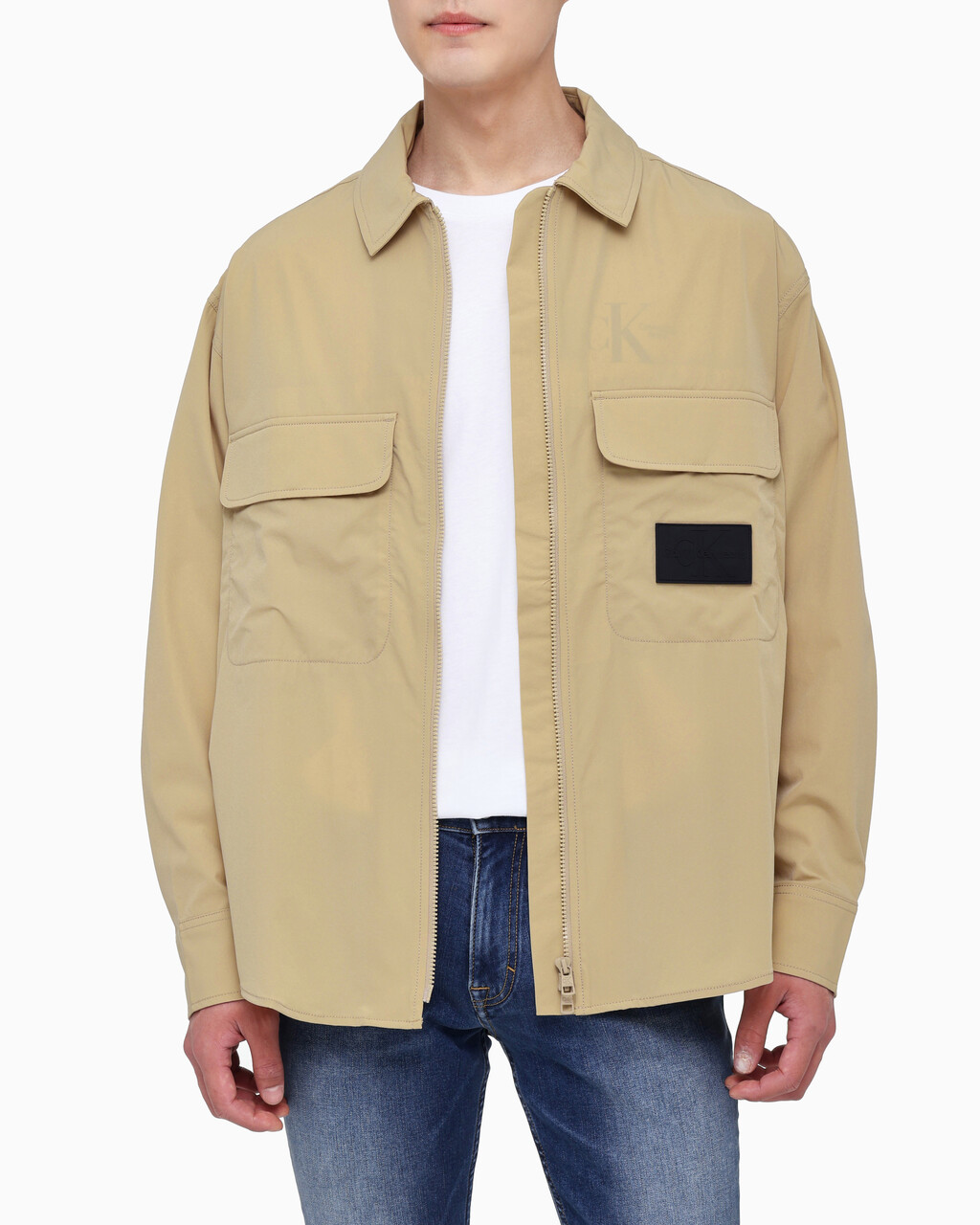 Buy 남성 오버사이즈핏 프리미엄 에센셜 집업 셔츠 in color TRAVERTINE