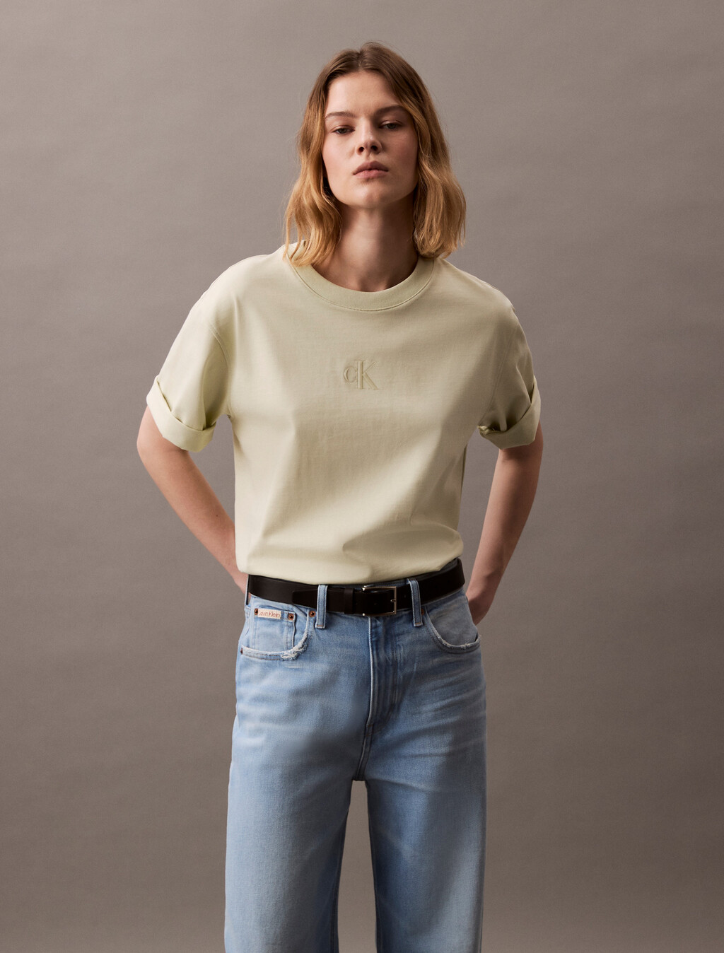 Buy 여성 리퀴드 CK 모노로고 반팔 티셔츠 in color ALOE WASH